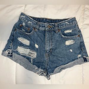 H&M jean distressed shorts.